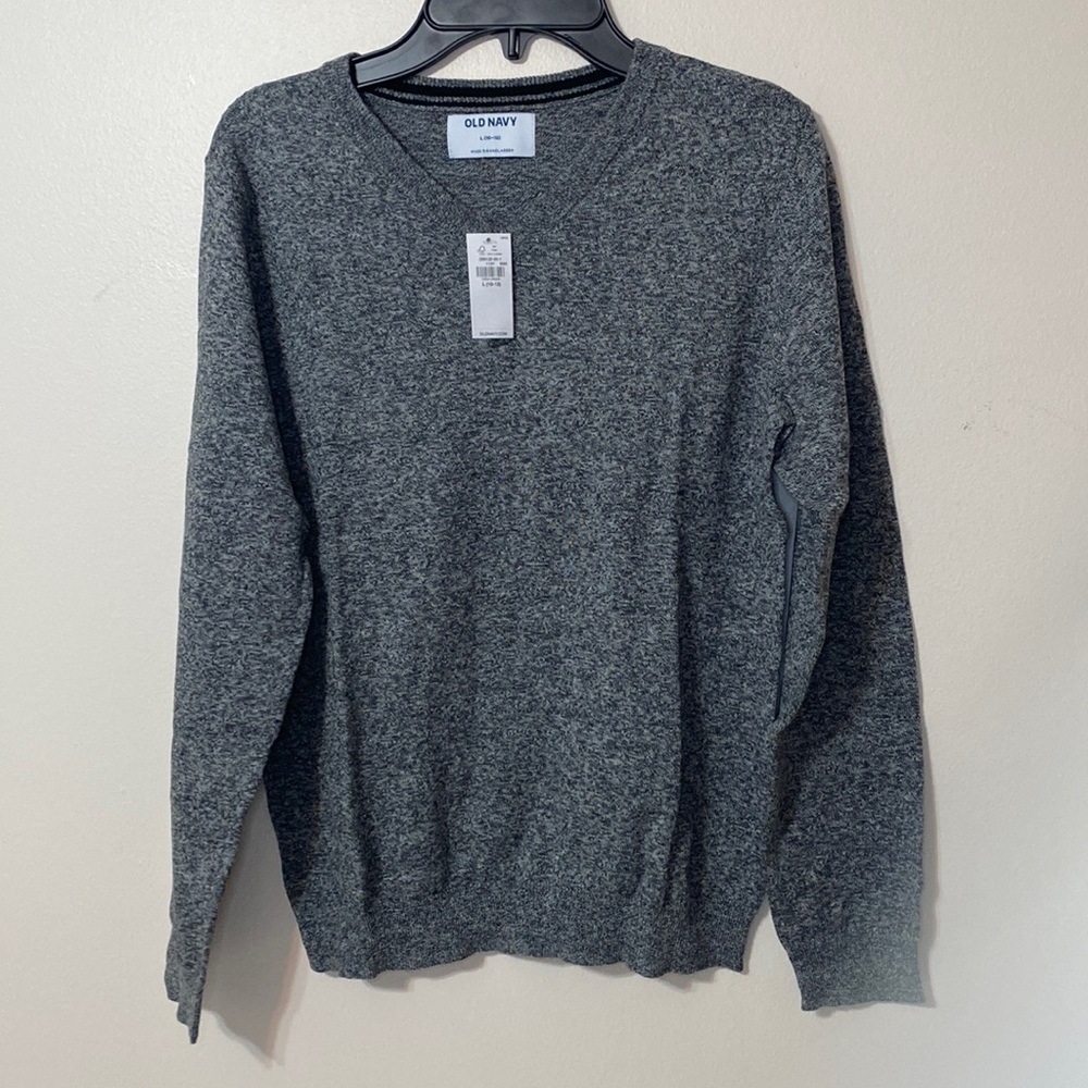 Boys Vneck sweater 💕